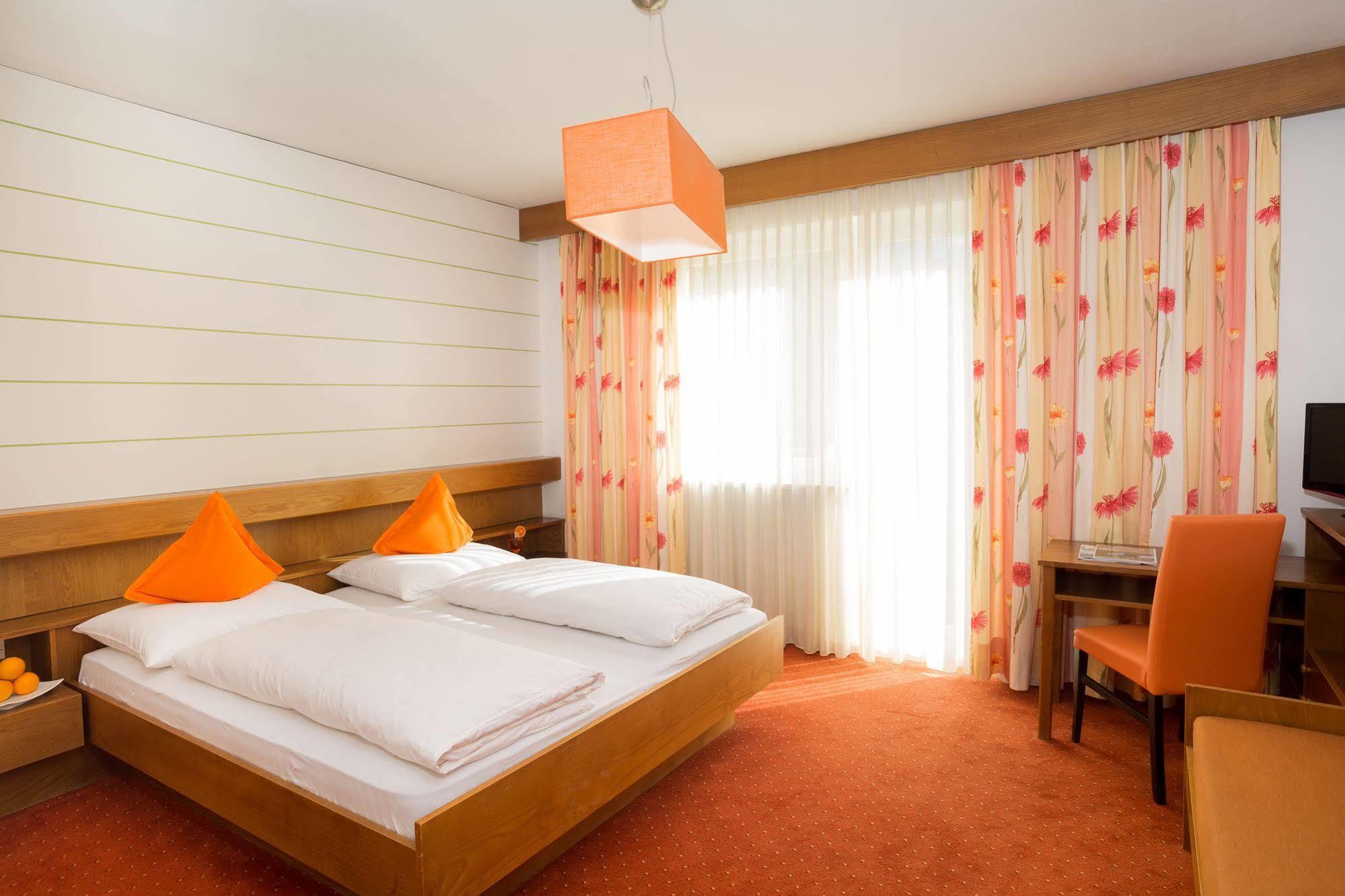 Hotel Gruberhof เมราโน ภายนอก รูปภาพ